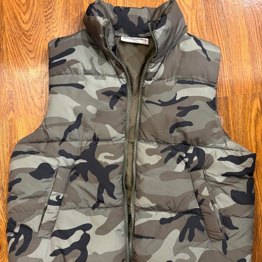 No Boundaries Camouflage Puffer Vest Green Camo Gilet Women Size M 8-10